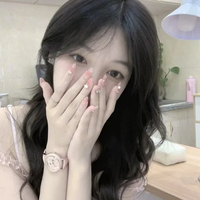 男爵的同桌小女生